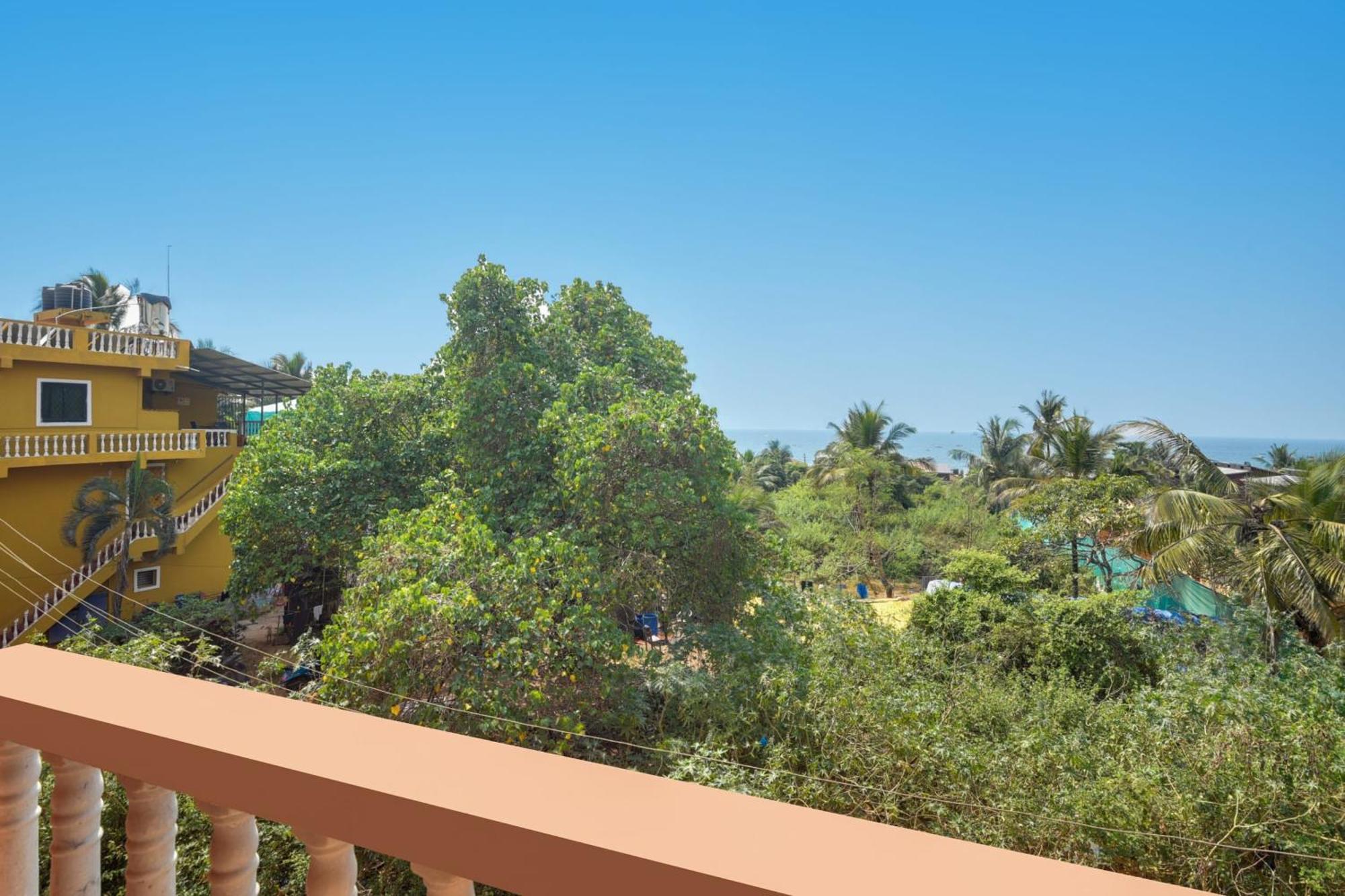 Hotel Joaquim Near Baga Beach Exterior photo